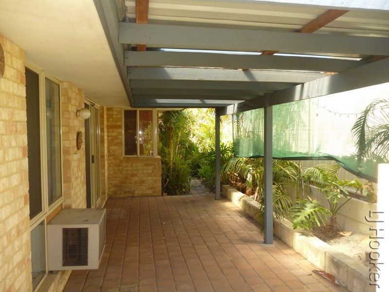 87 Templetonia Promenade, Halls Head WA 6210