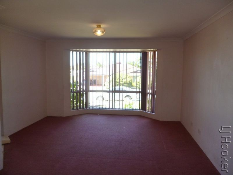 87 Templetonia Promenade, Halls Head WA 6210