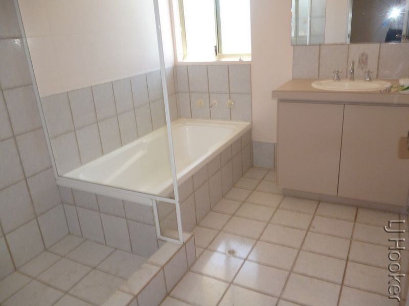 87 Templetonia Promenade, Halls Head WA 6210