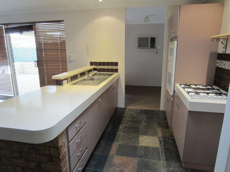 8 Allora Close, Dudley Park WA 6210