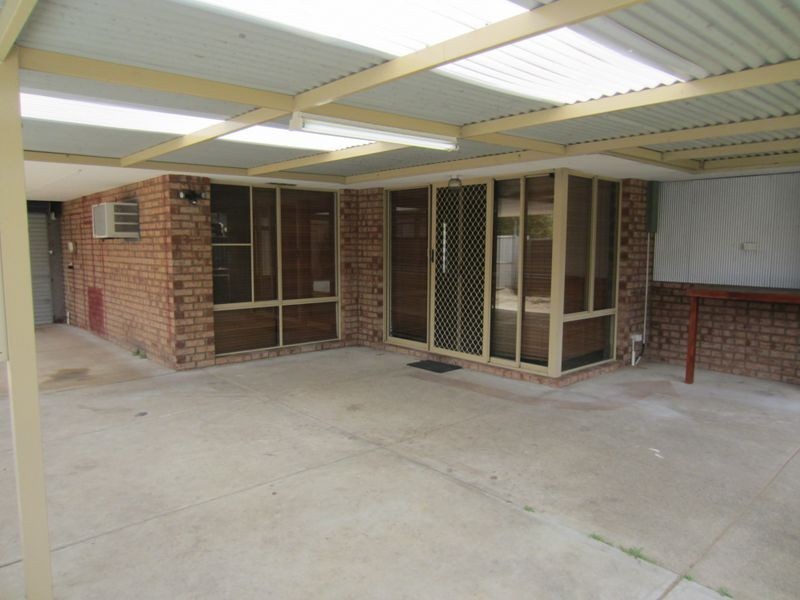 8 Allora Close, Dudley Park WA 6210