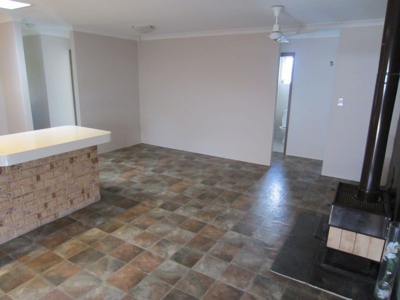 8 Allora Close, Dudley Park WA 6210