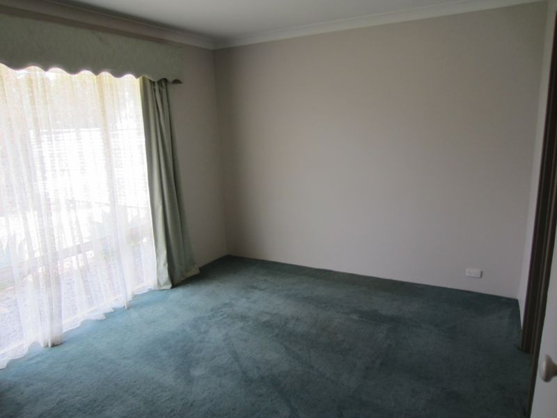 8 Allora Close, Dudley Park WA 6210