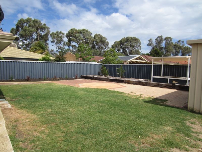 8 Allora Close, Dudley Park WA 6210