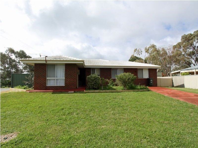 1a Scrivener Place, Halls Head WA 6210
