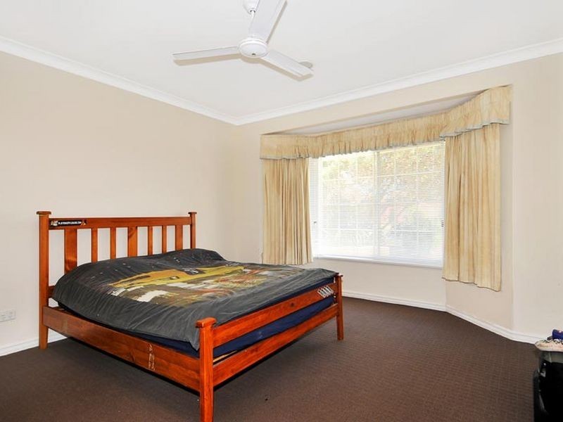 9 Neptune Place, Halls Head WA 6210
