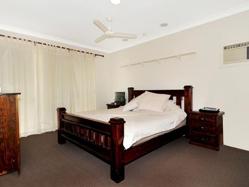 9 Neptune Place, Halls Head WA 6210