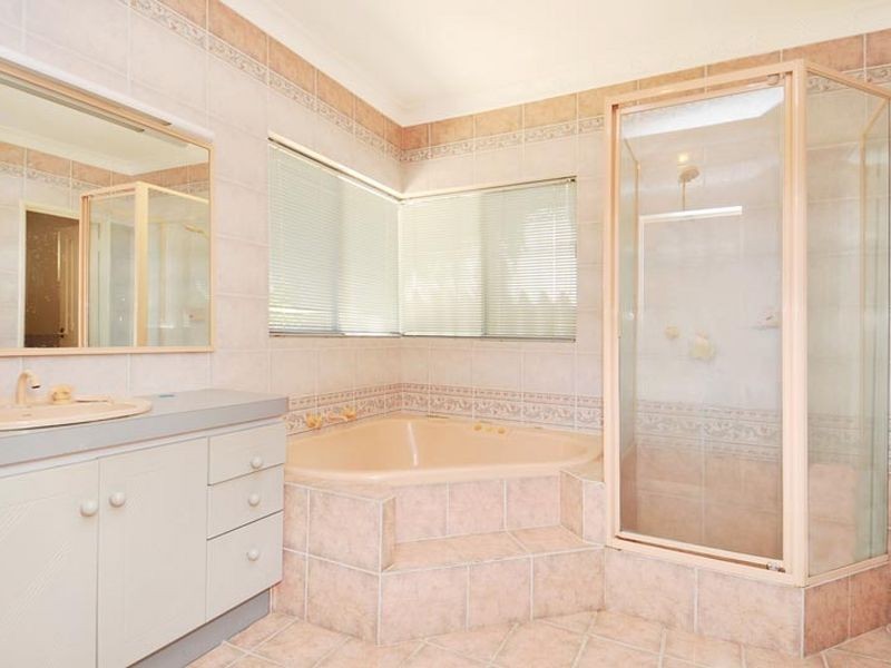 9 Neptune Place, Halls Head WA 6210