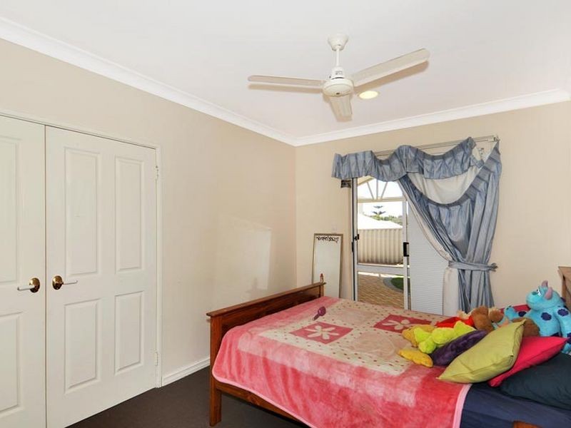 9 Neptune Place, Halls Head WA 6210