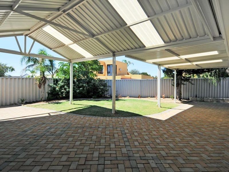 9 Neptune Place, Halls Head WA 6210