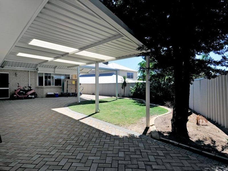 9 Neptune Place, Halls Head WA 6210