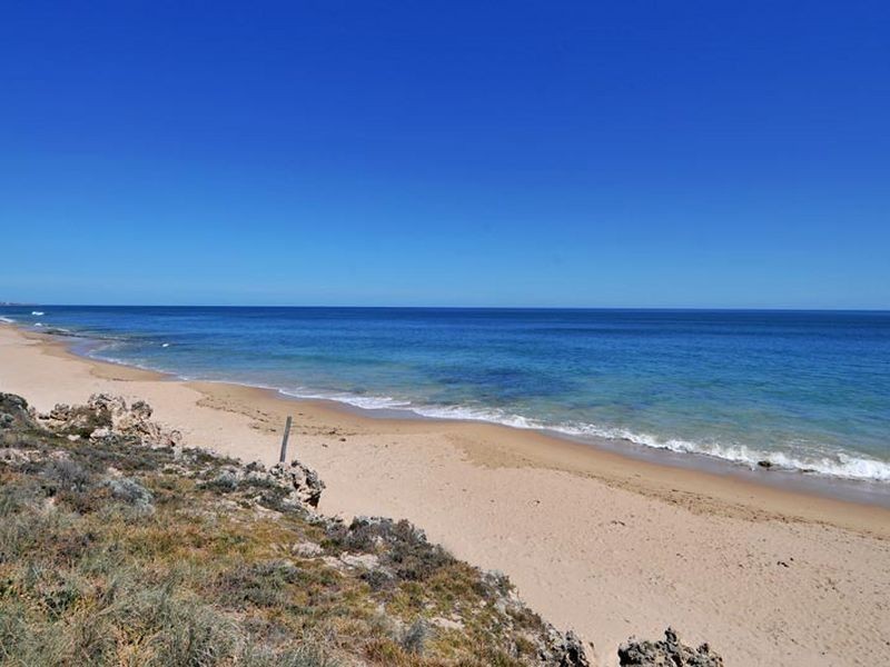 9 Neptune Place, Halls Head WA 6210
