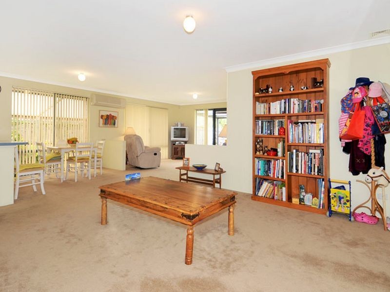 20 Tyneside Loop, Meadow Springs WA 6210