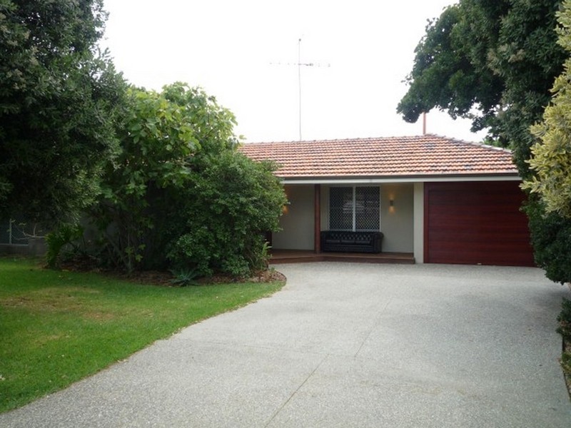 115 Mclarty Road, Halls Head WA 6210