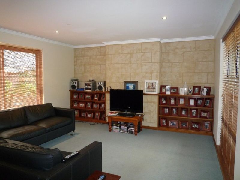 115 Mclarty Road, Halls Head WA 6210