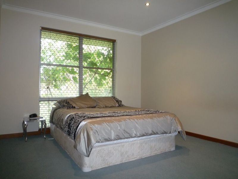 115 Mclarty Road, Halls Head WA 6210