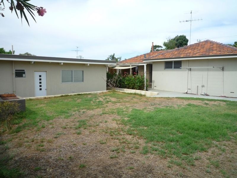 115 Mclarty Road, Halls Head WA 6210