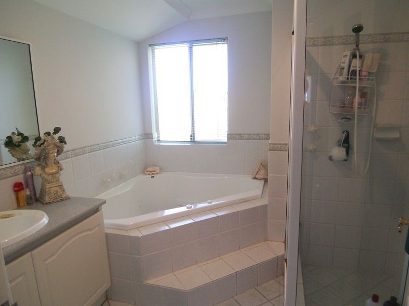 15 Pinegrove Vista, Meadow Springs WA 6210