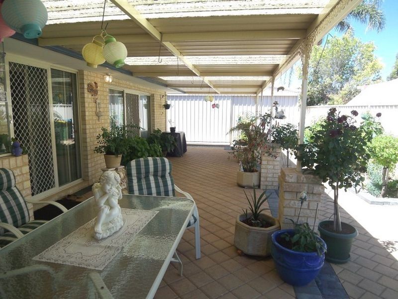 15 Pinegrove Vista, Meadow Springs WA 6210