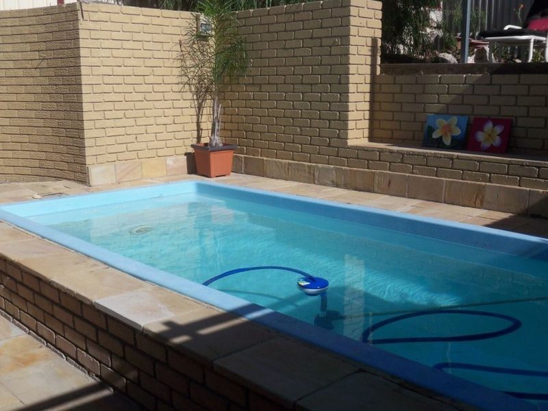 100 Janis Street, Halls Head WA 6210