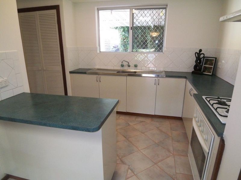 100 Janis Street, Halls Head WA 6210