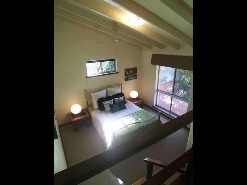 100 Janis Street, Halls Head WA 6210