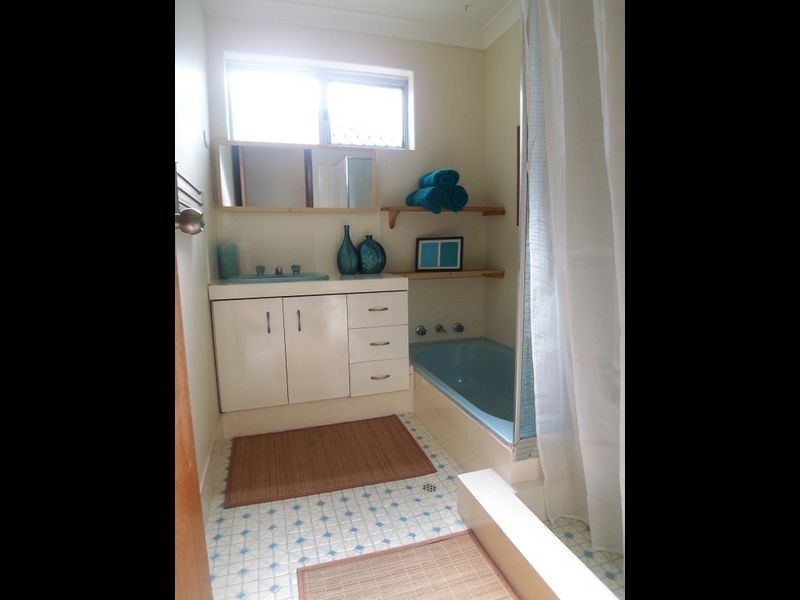 100 Janis Street, Halls Head WA 6210