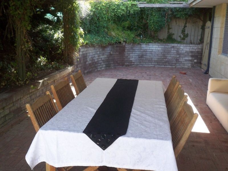 100 Janis Street, Halls Head WA 6210