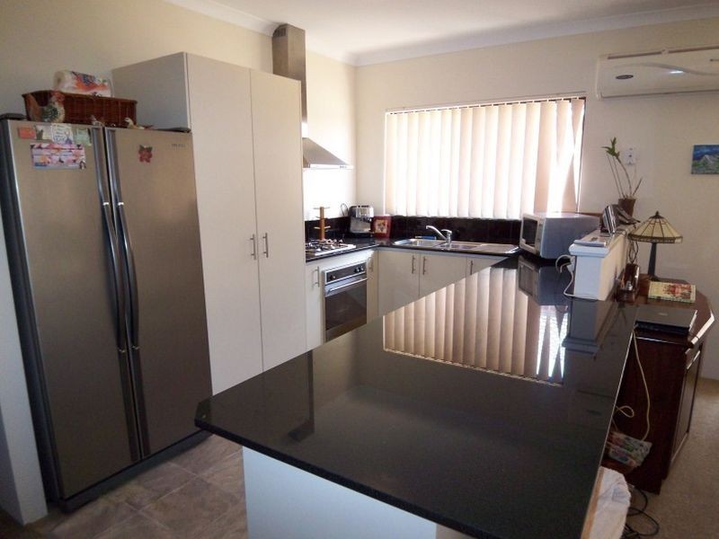 1/3 Blossom Place, Coodanup WA 6210