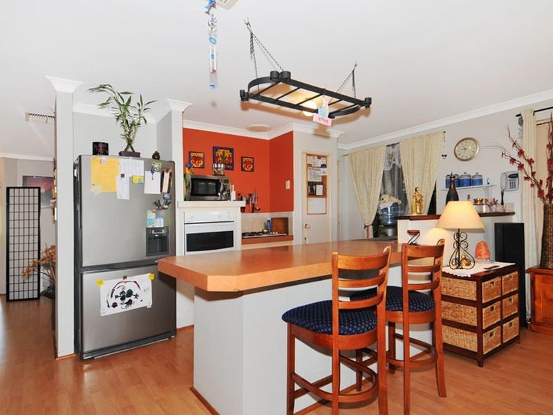 16 Lambourne Place, Halls Head WA 6210