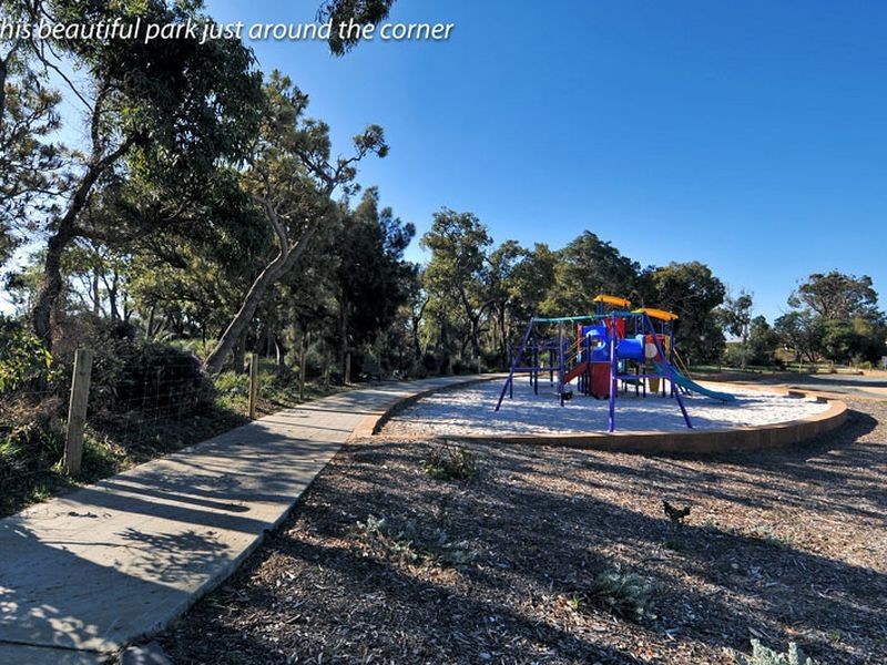 16 Lambourne Place, Halls Head WA 6210