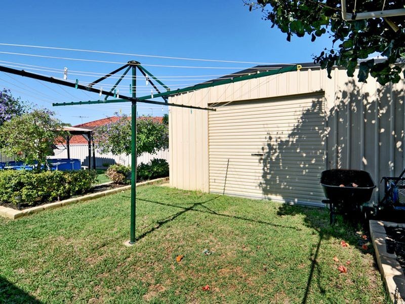 16 Lambourne Place, Halls Head WA 6210