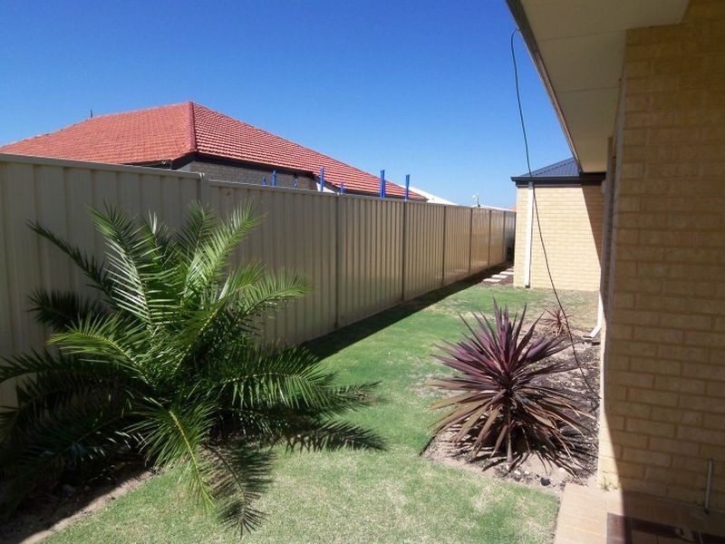 20 Lord Hobart Drive, Madora Bay WA 6210