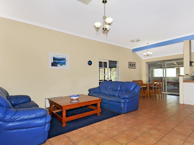 64 Marginata Road, Barragup WA 6210