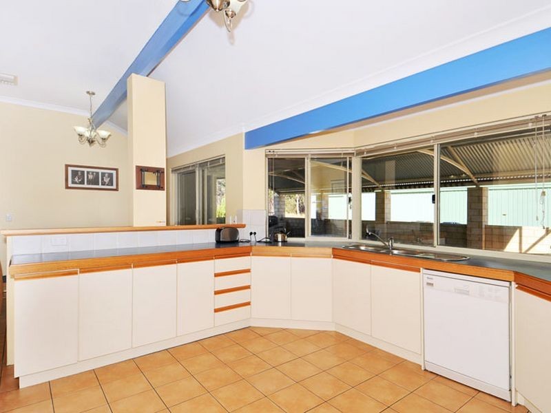 64 Marginata Road, Barragup WA 6210