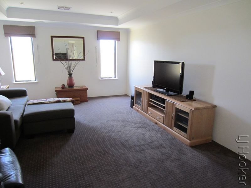 9 Abercrombie Rise, Madora Bay WA 6210