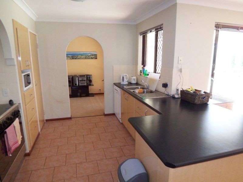 26 Oaklands Avenue, Halls Head WA 6210
