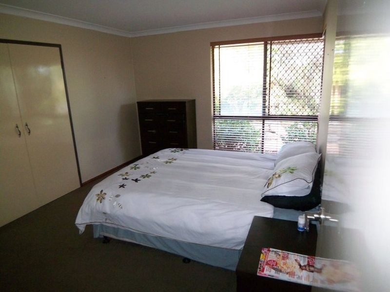 26 Oaklands Avenue, Halls Head WA 6210