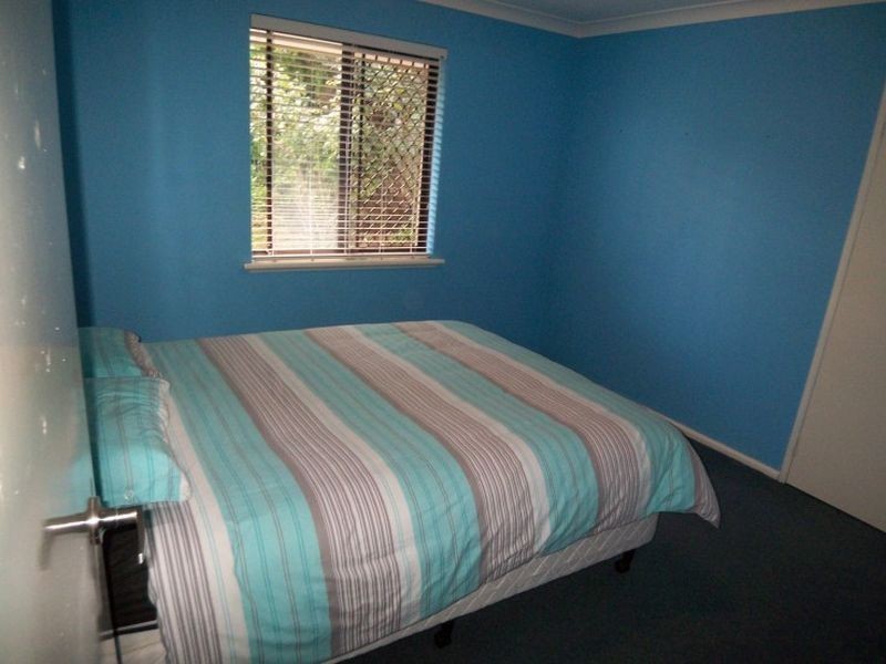 26 Oaklands Avenue, Halls Head WA 6210