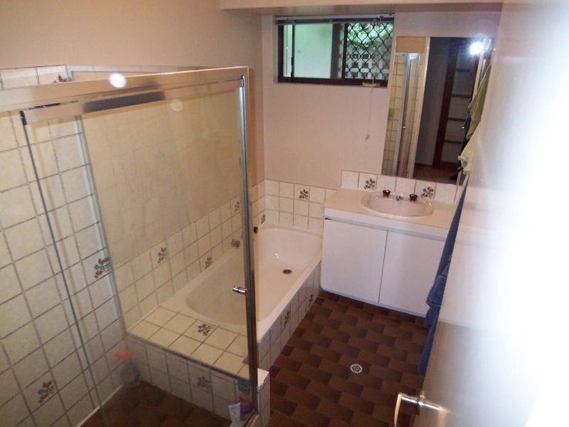 26 Oaklands Avenue, Halls Head WA 6210