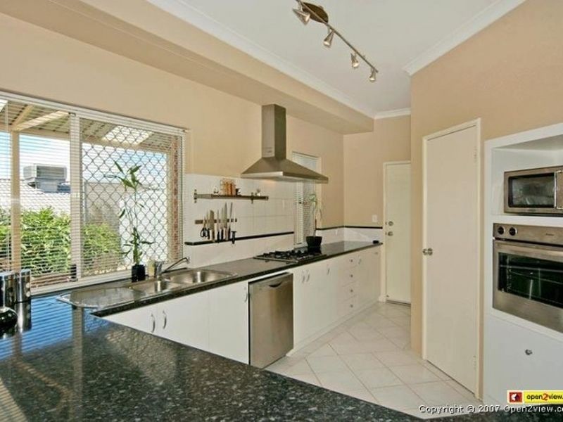 7 Staunton Rise, Halls Head WA 6210