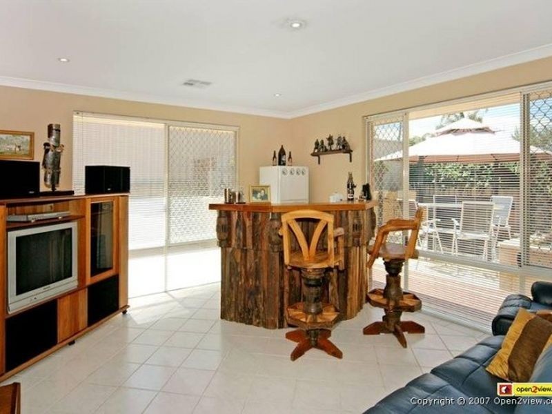 7 Staunton Rise, Halls Head WA 6210