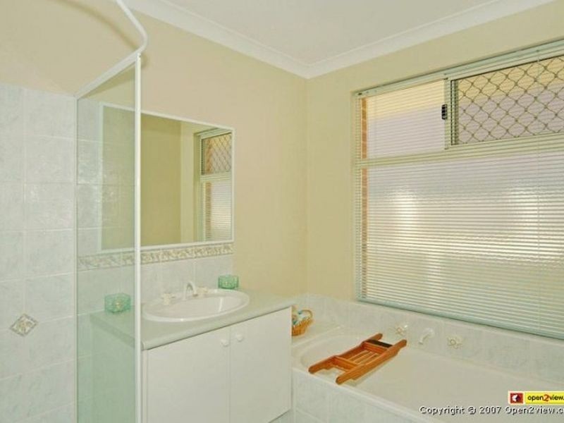 7 Staunton Rise, Halls Head WA 6210