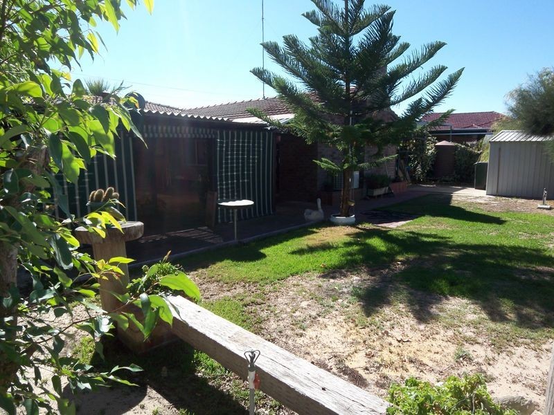 11 Swiftshire Road, Madora Bay WA 6210