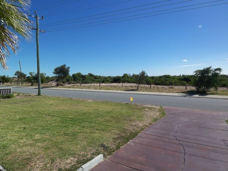 11 Swiftshire Road, Madora Bay WA 6210