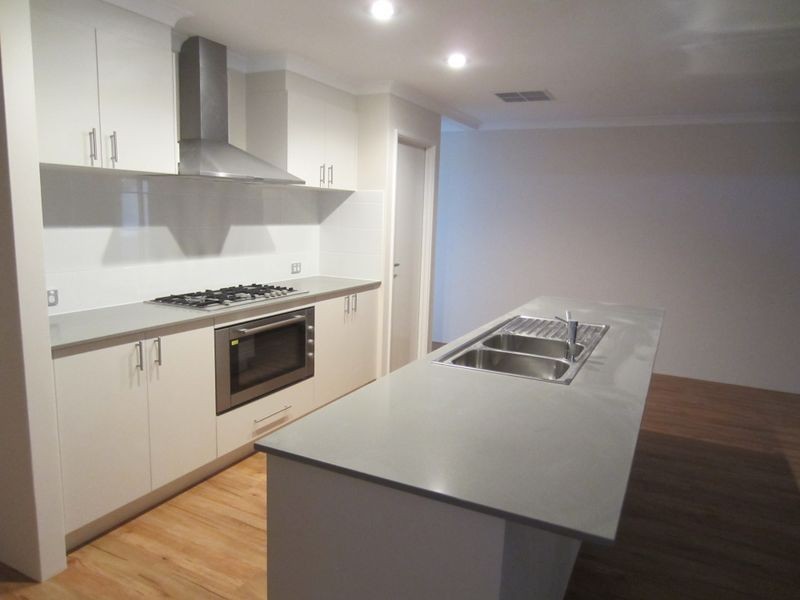 25 Waterview Way, Singleton WA 6175