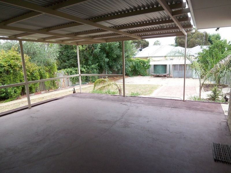 2 Luckhurst Drive, Mandurah WA 6210