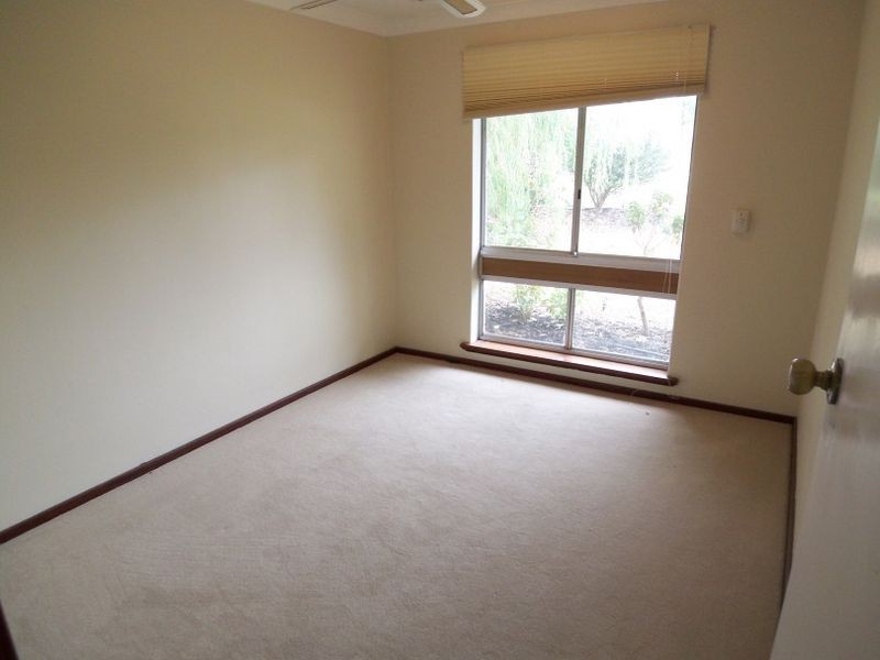 2 Luckhurst Drive, Mandurah WA 6210