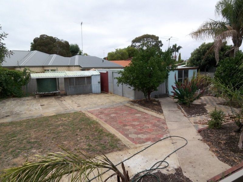 2 Luckhurst Drive, Mandurah WA 6210