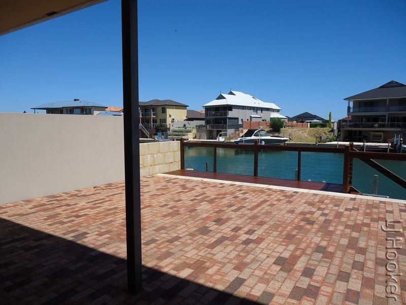 30/3 Piccolo Place, Halls Head WA 6210